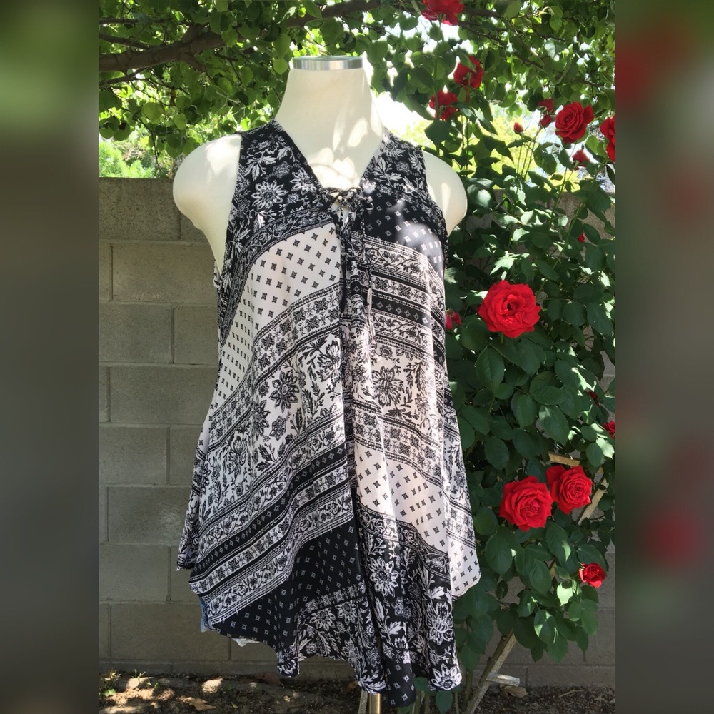 Flowy tank